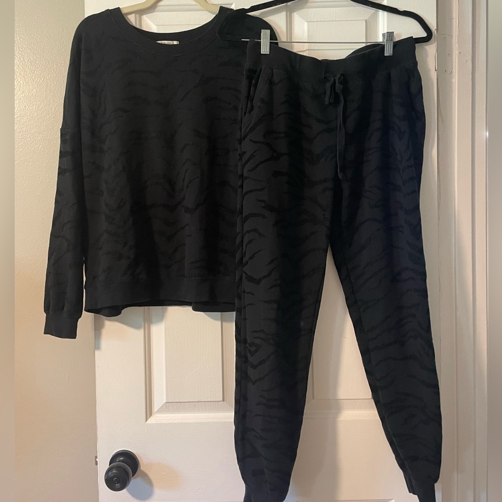 Z Supply Zebra Crew Sweatshirt